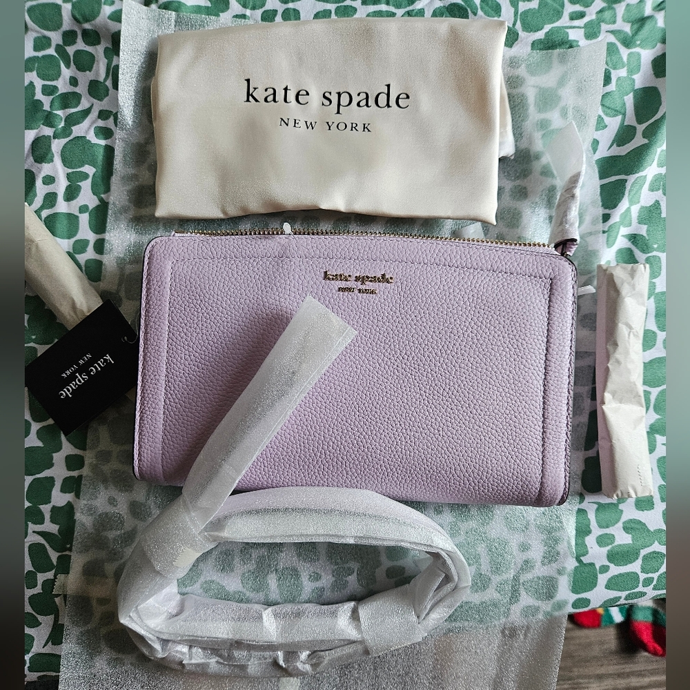 NWT kate spade k6554 clutch with pouch and cross body strap.